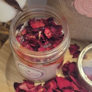 NWT Pink Cotton Co. Rose Petals Candle